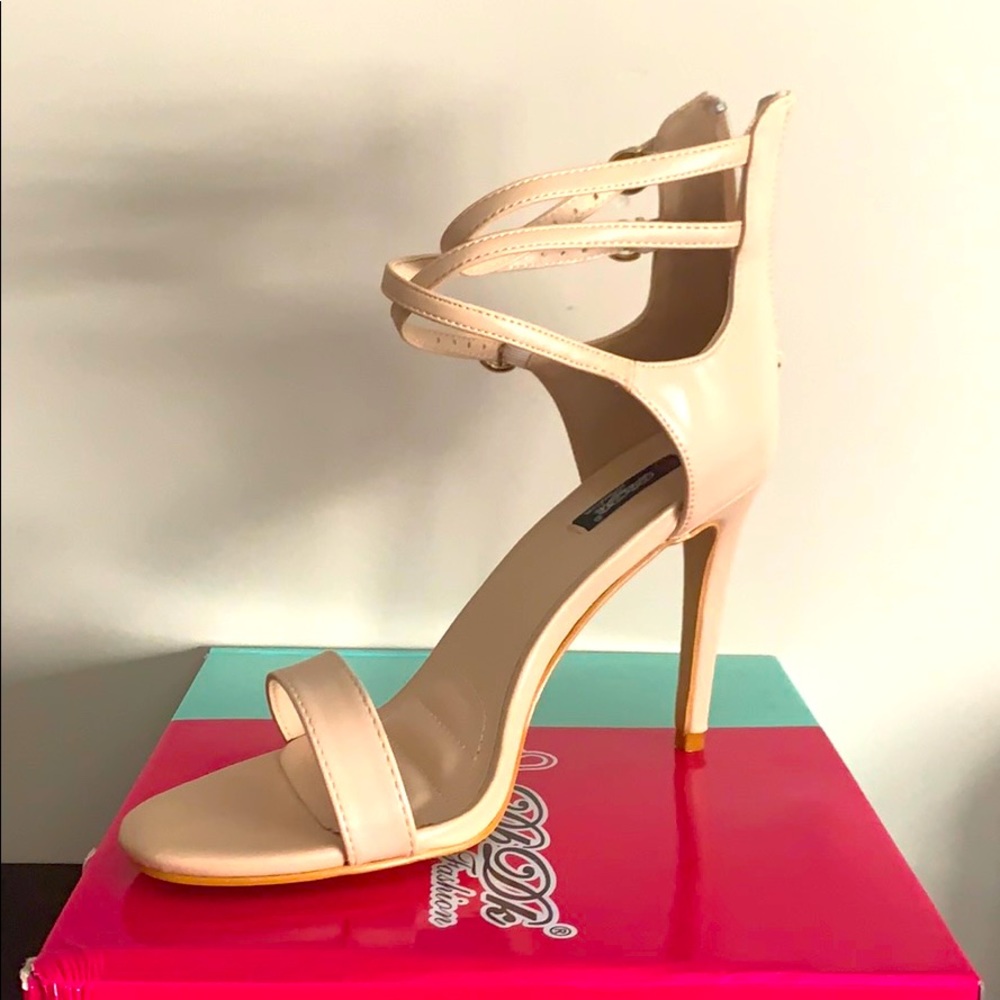 Nude heel